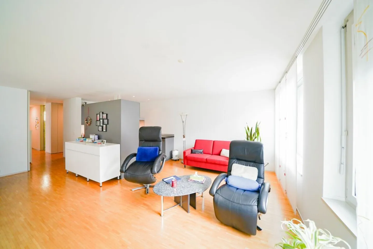 Appartement moderne de 4,5 pièces avec vue imprenable à Büren NW - Photo 2 sur 9