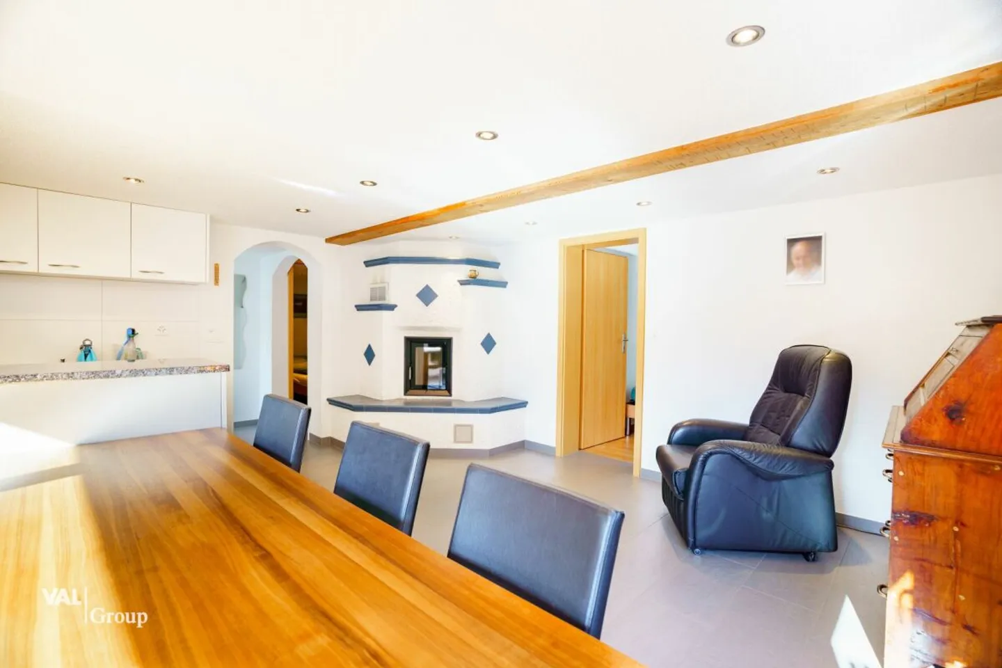 Comprehensively renovated apartment with spectacular views and historic flair - Photo 3 of 13