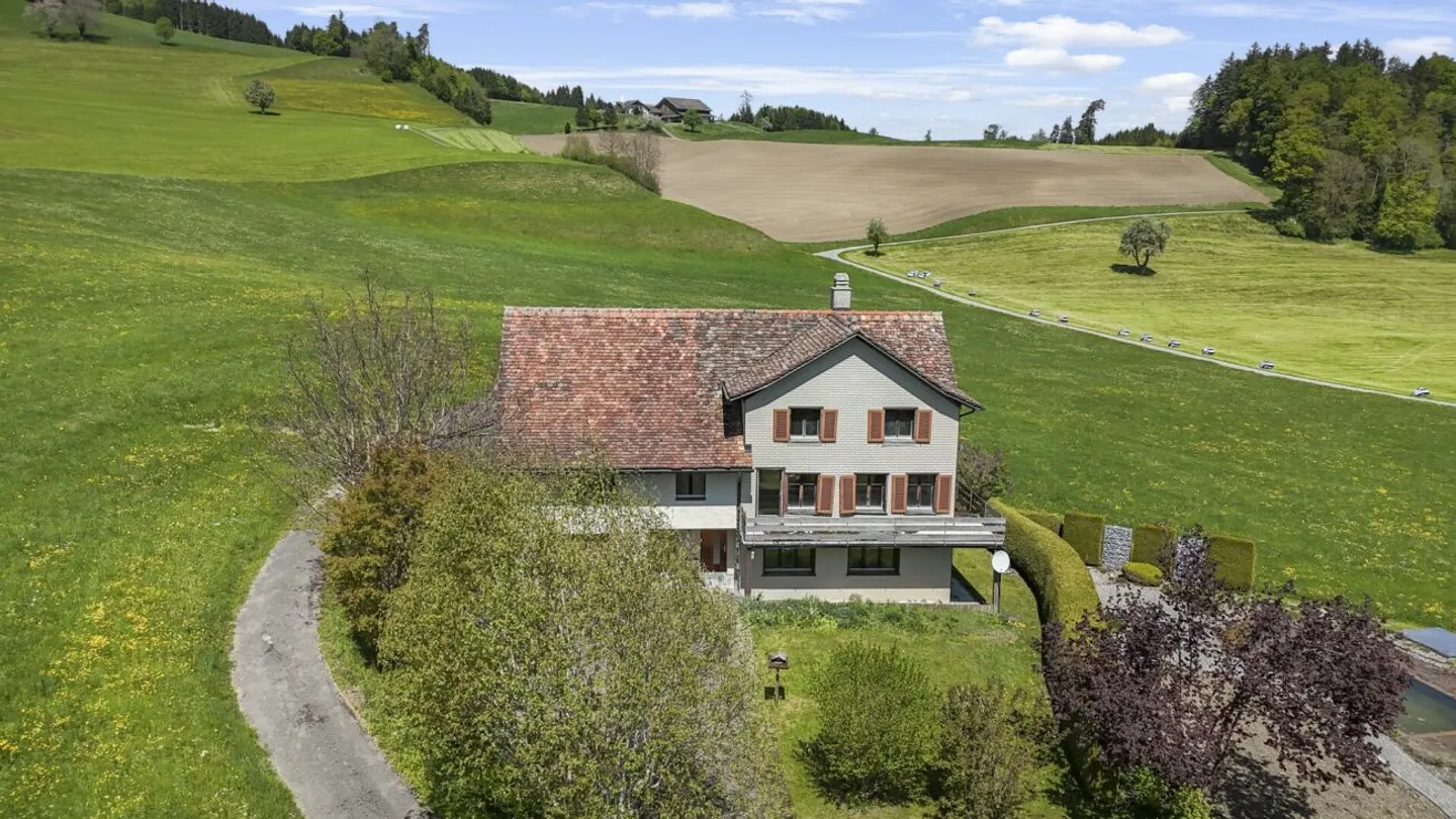 Charmantes Bauernhaus mit Potenzial - Foto 2 von 13