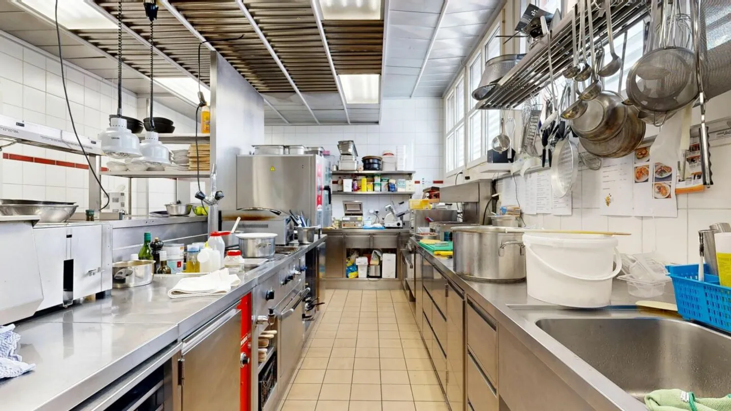 Espace commercial polyvalent à Burgdorf - Photo 8 sur 13