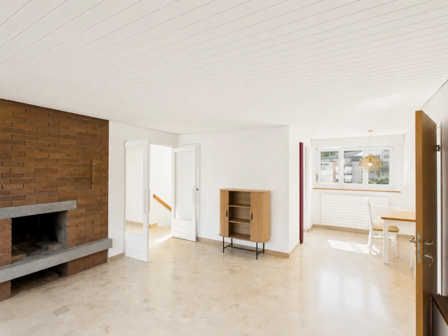 Spacious penthouse apartment in the best location in Frenkendorf - Photo 3 of 13