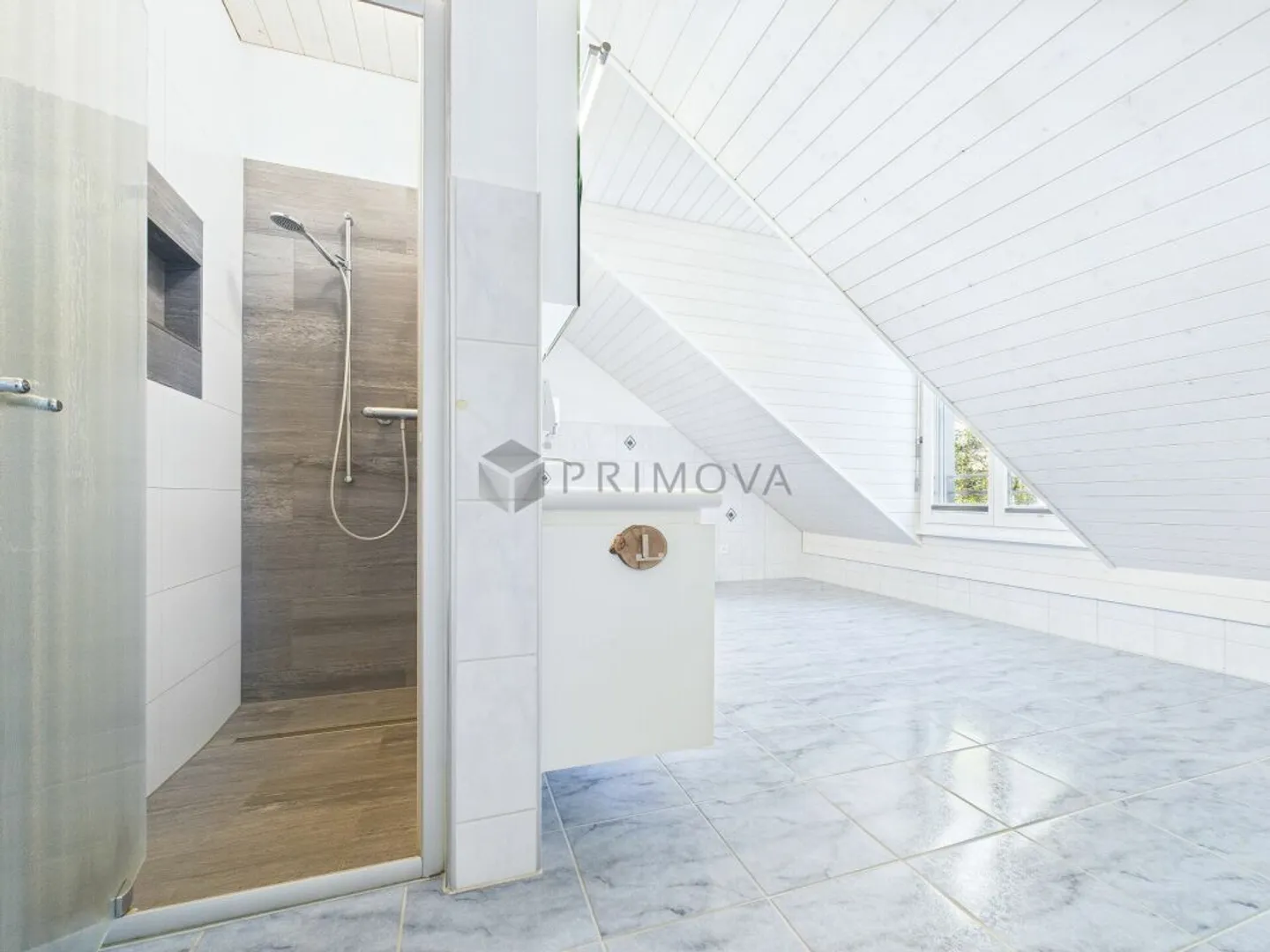 Live where others go on vacation: Your sunny 8-room home in Weesen - Photo 12 of 13