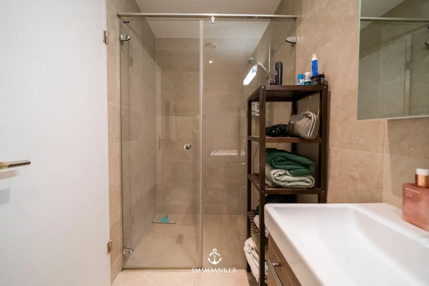 Exklusive 4.5-Zimmer-Eigentumswohnung mit Weitblick, Terrasse und Minergie-Standard in Dübendorf - Photo 10 of 13