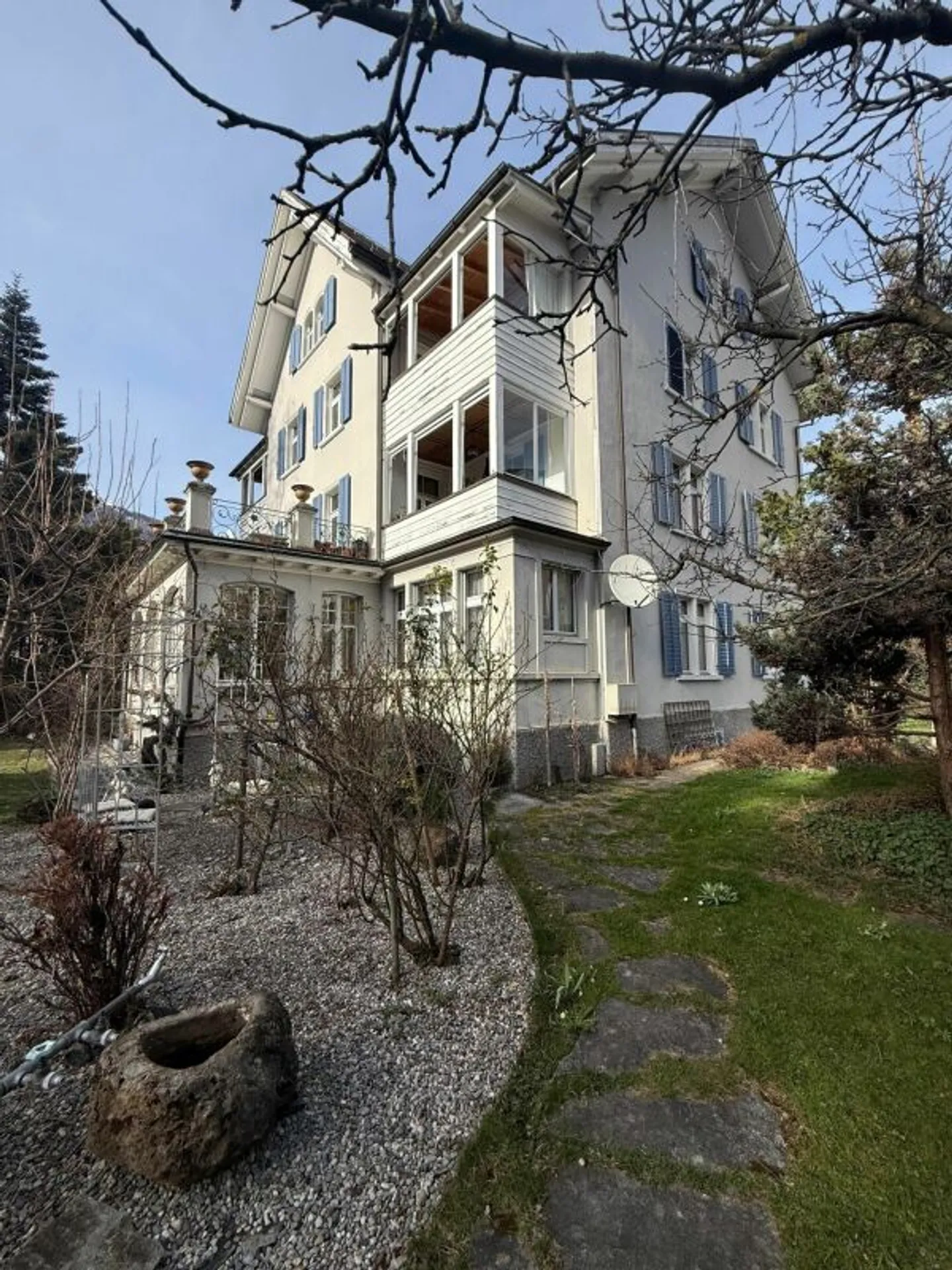 Living in the Park: Stylish Dream Apartment with Terrace in Chur - Photo 2 of 13