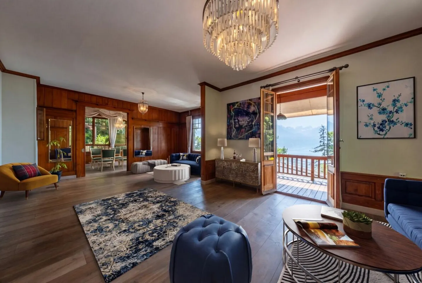 Chalet historique avec une vue imprenable sur le lac ! - Photo 4 of 13