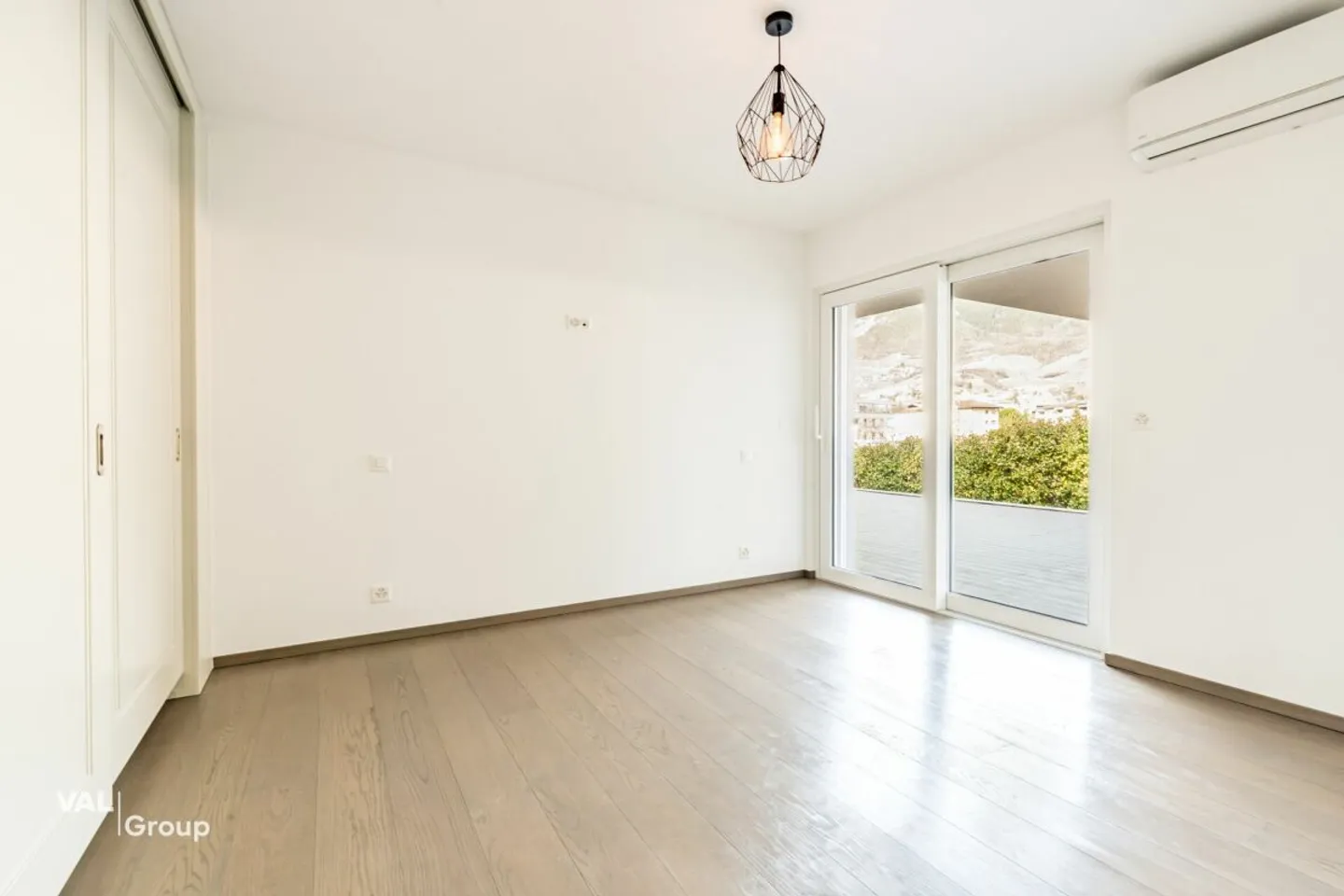 Appartamento spazioso in una casa a due unità - Foto 8 di 12