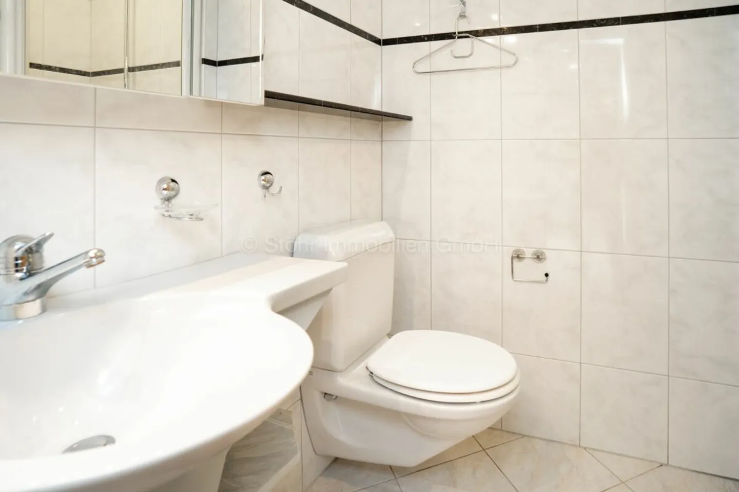 Spacious 5.5 Room Apartment Centrally Located in Winterthur-Seen - Photo 8 of 13