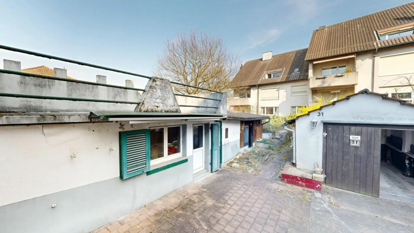 Charmantes Liebhaberobjekt mit Atelier, Werkstatt &amp; Ausbaupotenzial in Allschwil - Foto 11 von 12