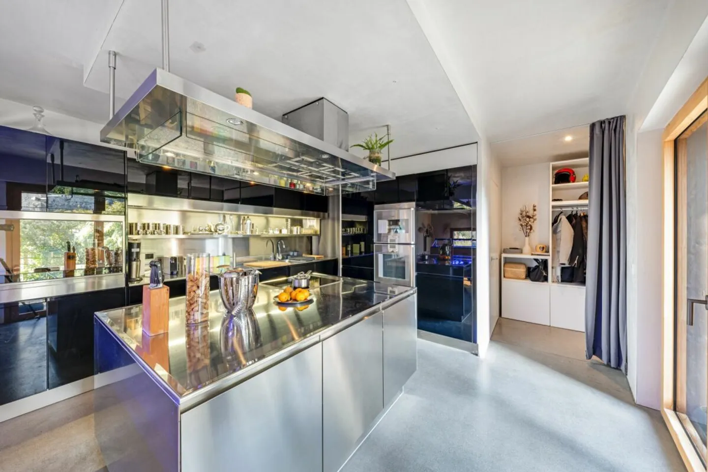 Wunderschöne Architektenvilla mit 5,5 Zimmern - Foto 6 von 13