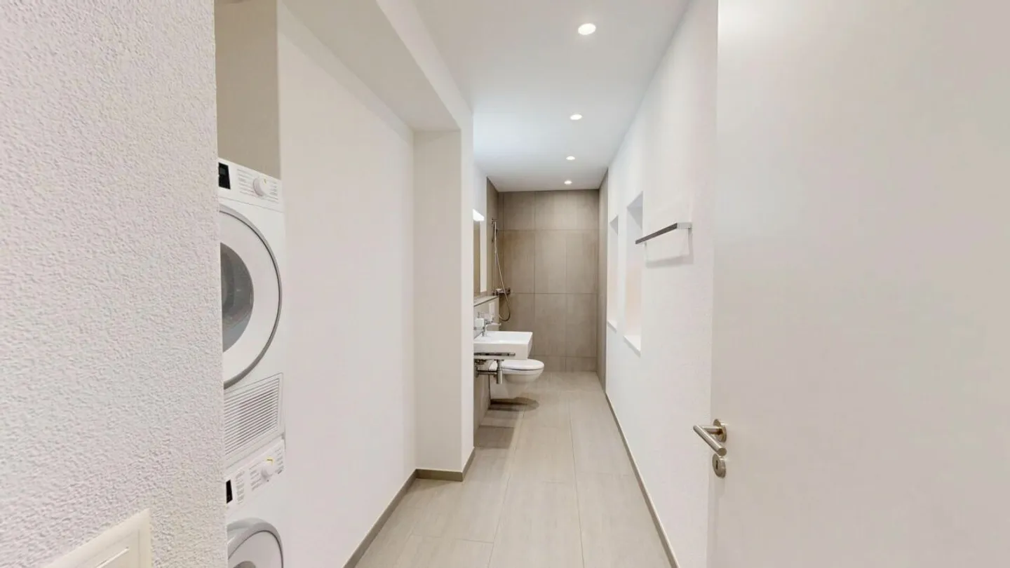 Modern Living with Plenty of Space - 177 m², South Balcony &amp; Generous Seating Area in Müllheim - Photo 11 of 13