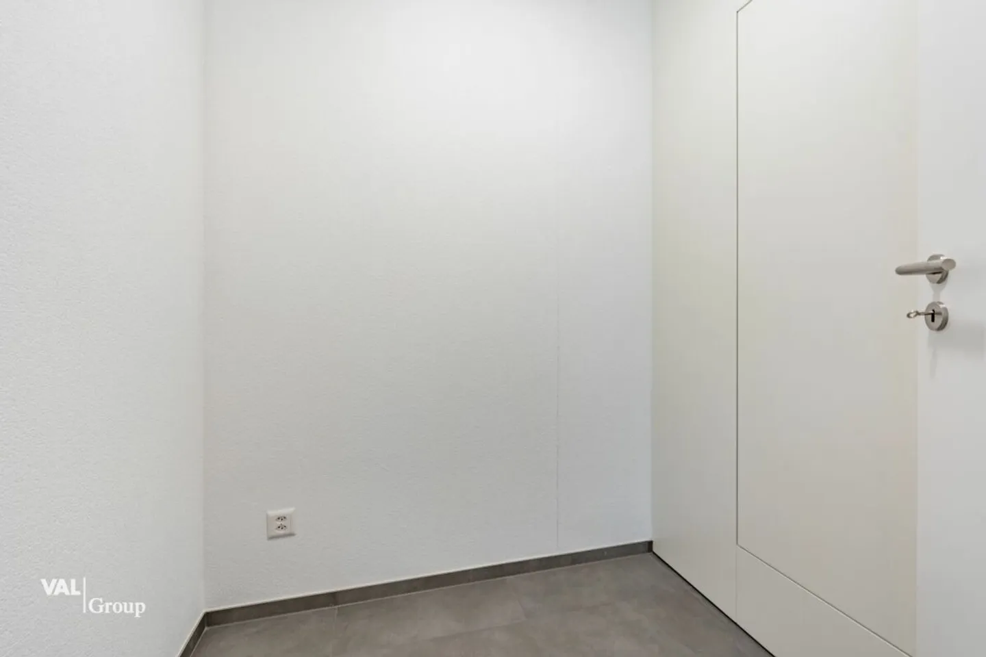 Modern and spacious dream home - Photo 10 of 13