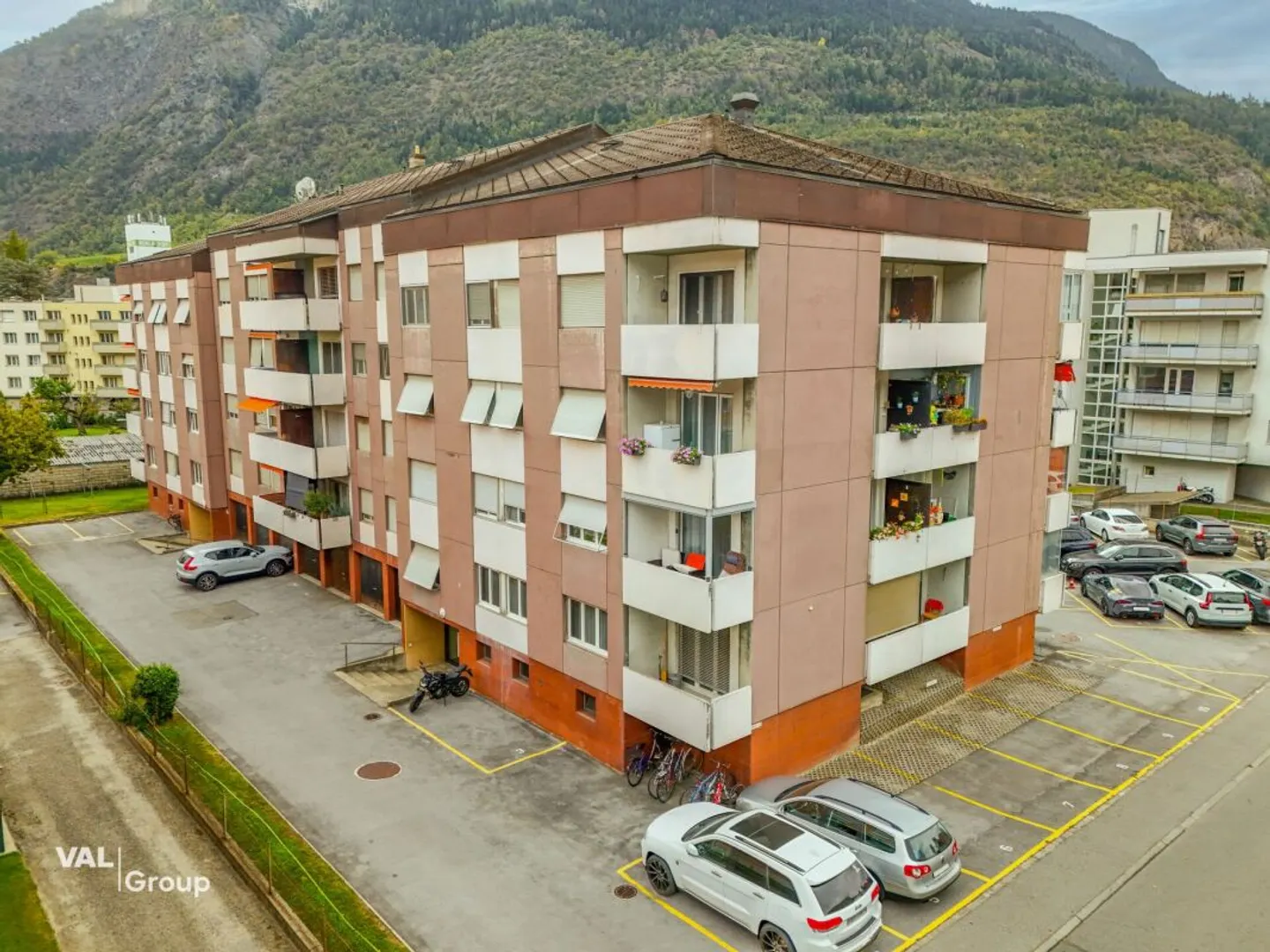 Modern 2.5-room apartment in central location of Visp - Photo 8 of 10