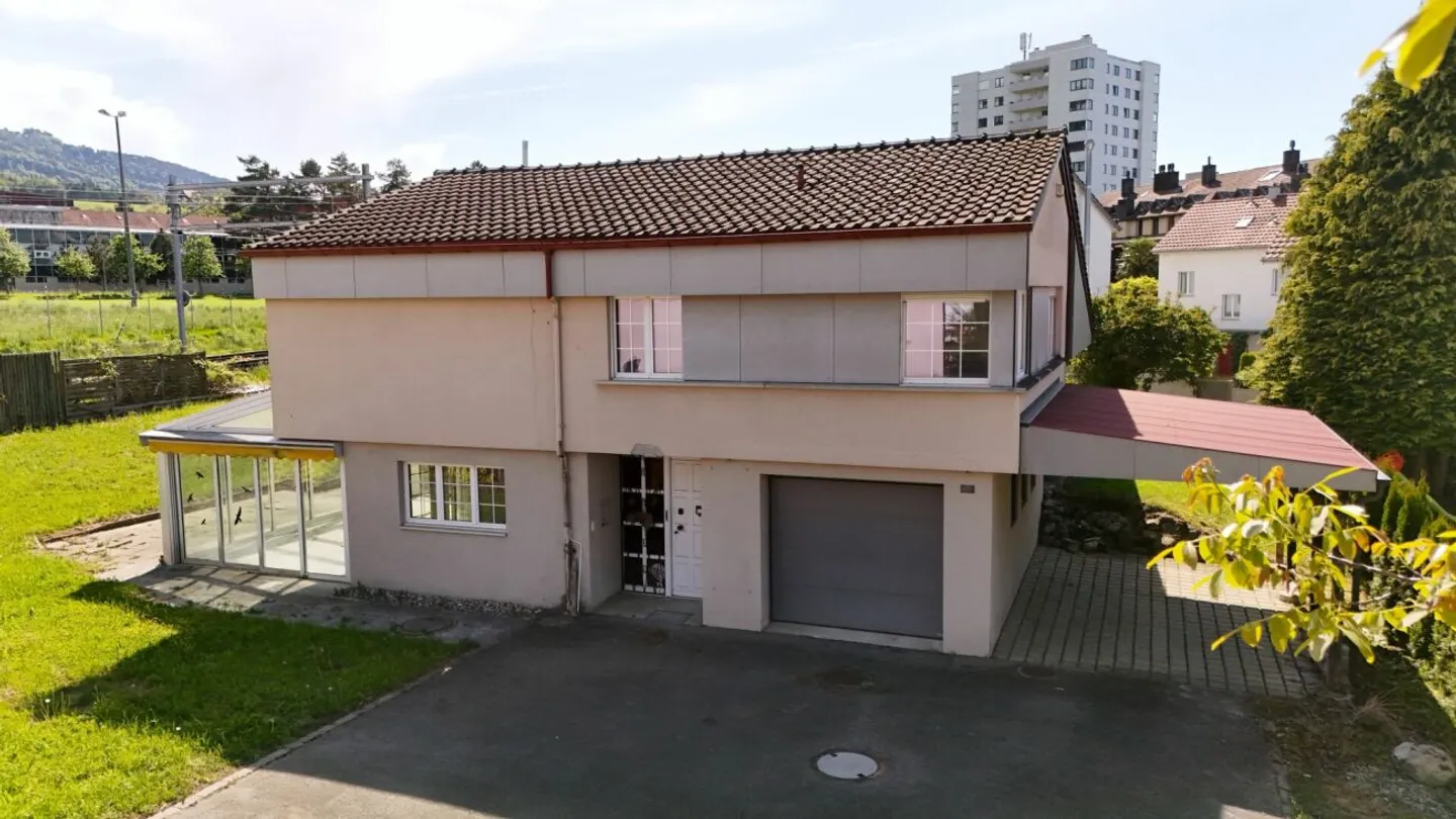 5.5 Room House with Potential - Photo 4 of 13
