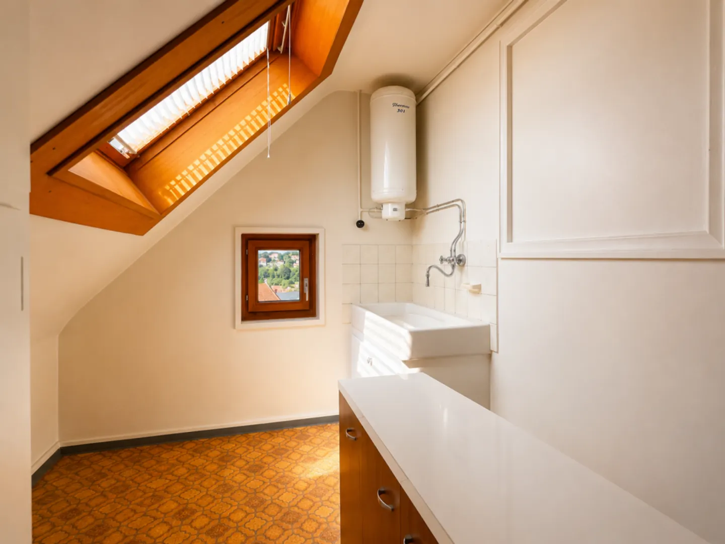 Familienhaus mit 3 Wohnungen zu renovieren - Foto 12 von 13
