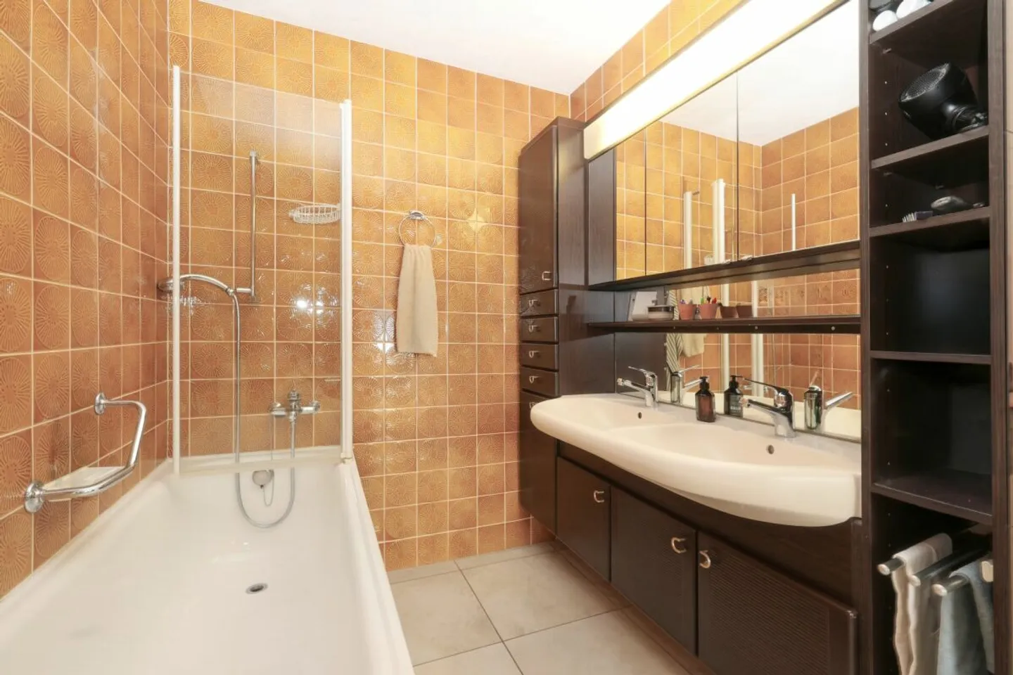 Spacious 5.5-Room Single-Family House - Photo 8 of 12