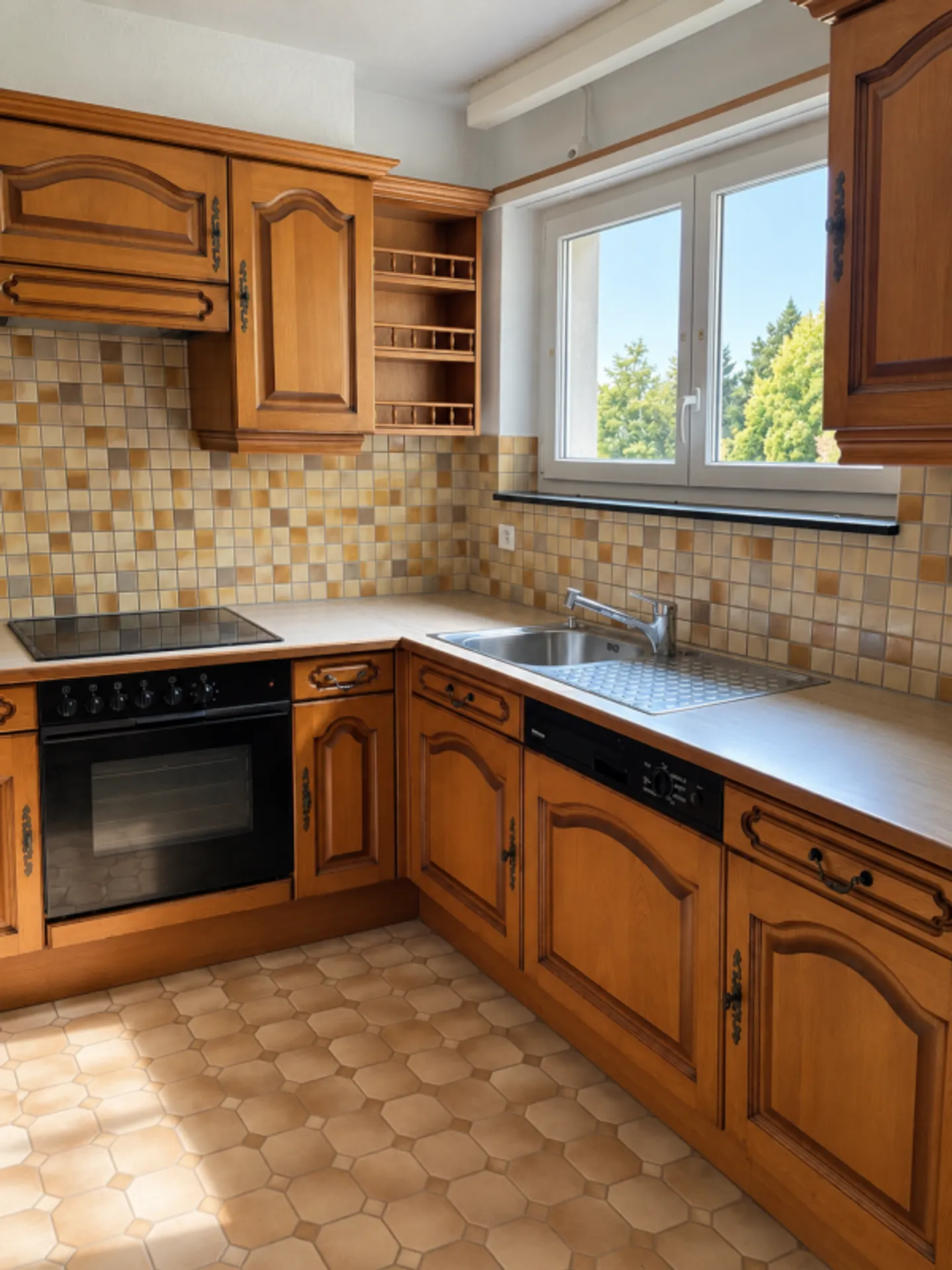 6½-Room Single-Family House in the Green with Beautiful View - Photo 3 of 13