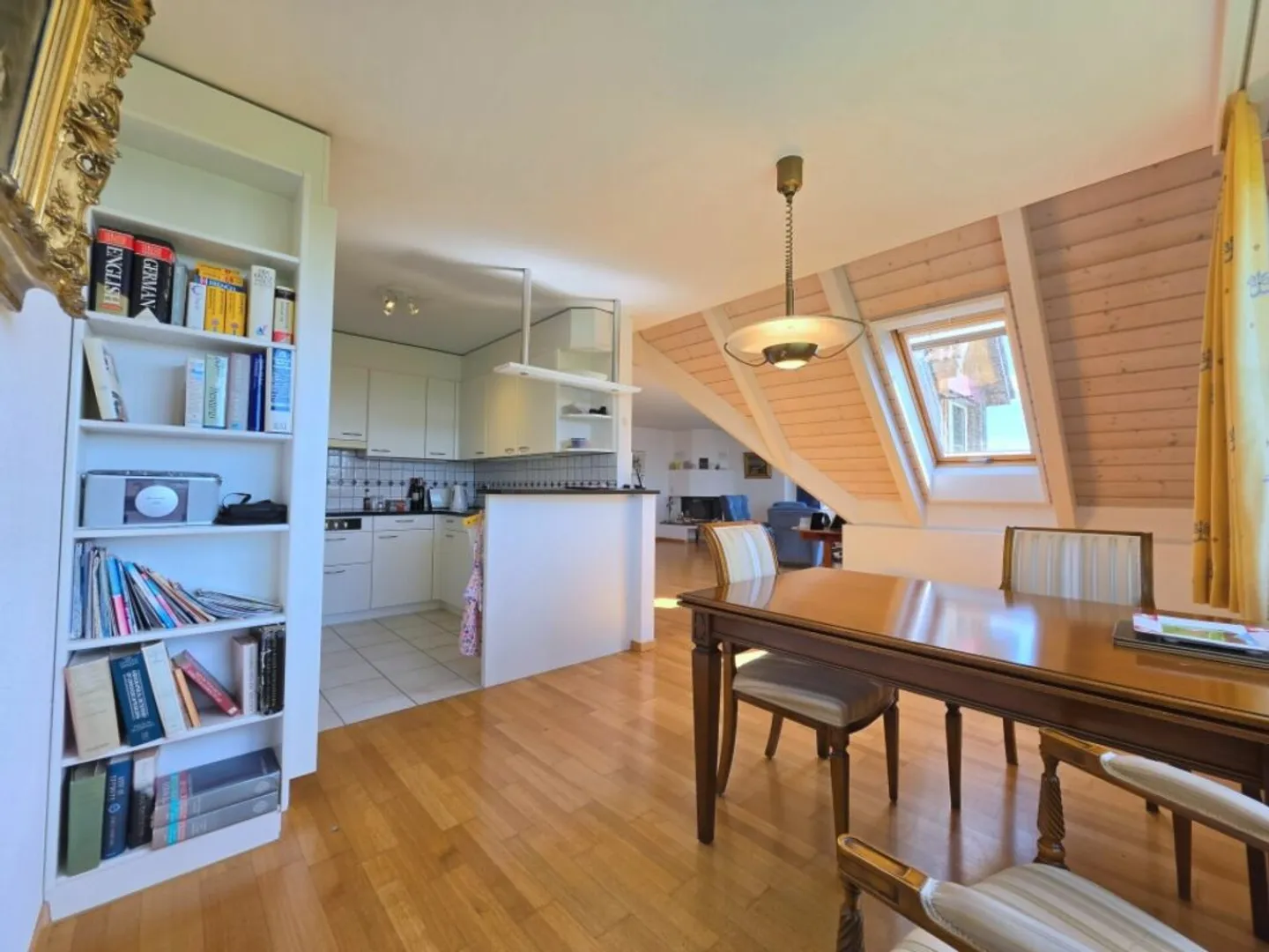 Appartamento mansardato con vista meravigliosa, in una posizione tranquilla e adatta ai bambini! - Foto 9 di 13