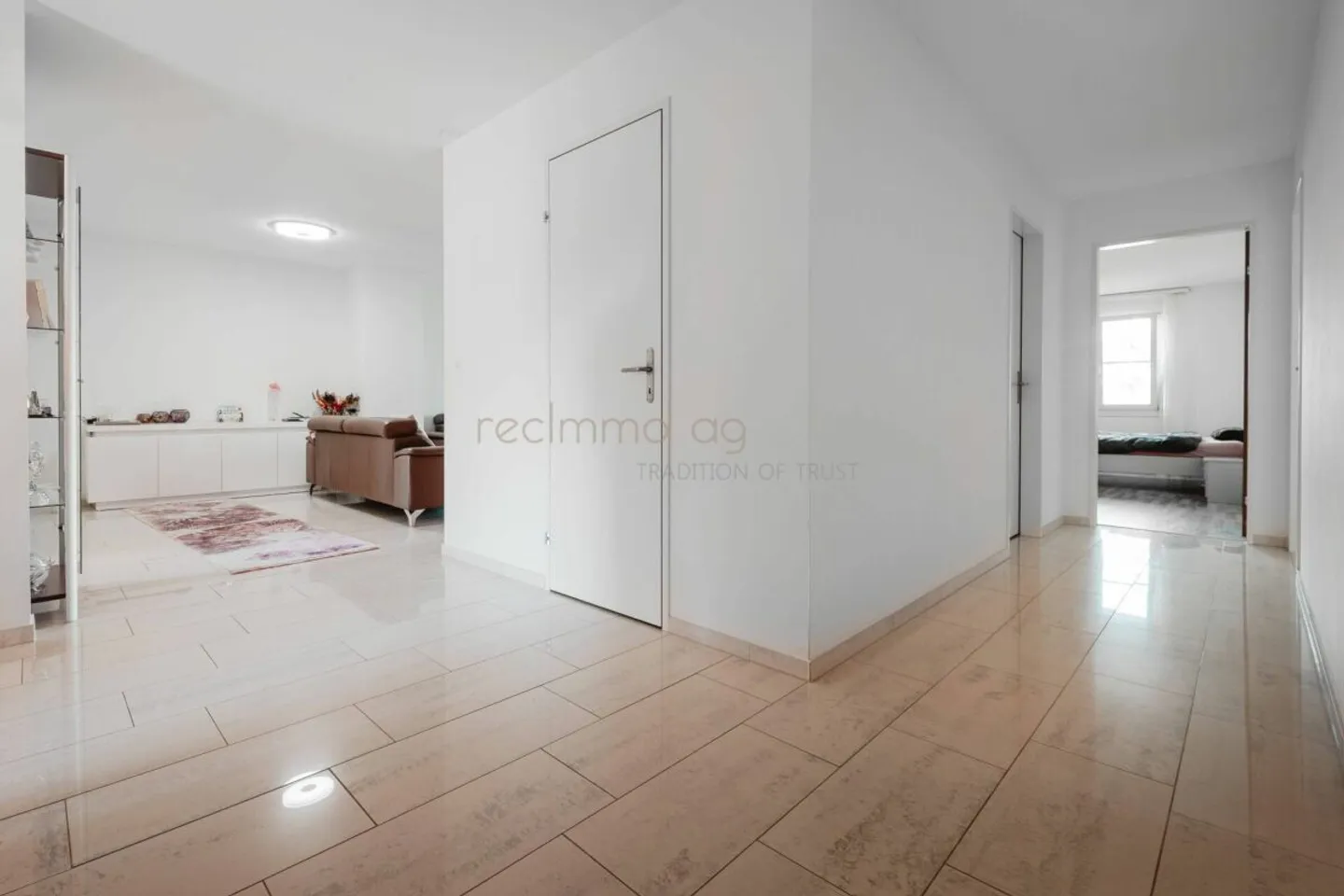 Condominium attrayant de 4,5 pièces avec balcon couvert à Cham - Photo 10 sur 13