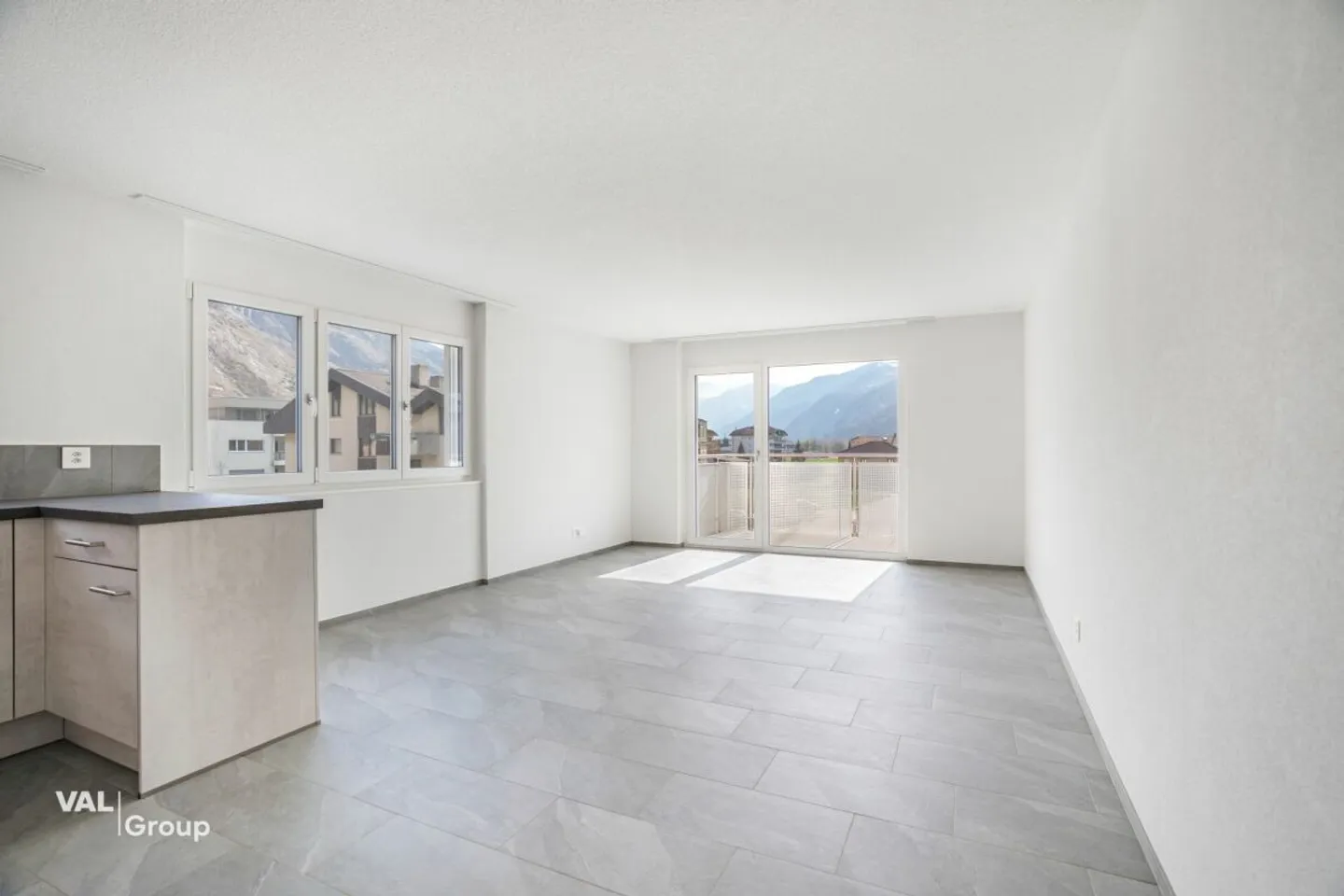 Stylish 3.5-room new apartment with panoramic view - modern architecture - Photo 4 of 13