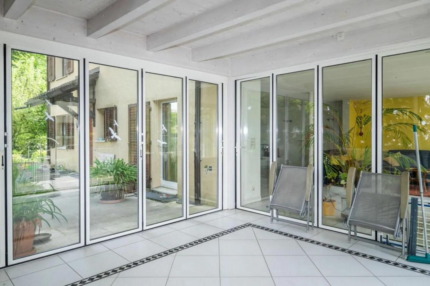 Beaucoup d'espace dans la maison - Photo 5 sur 13