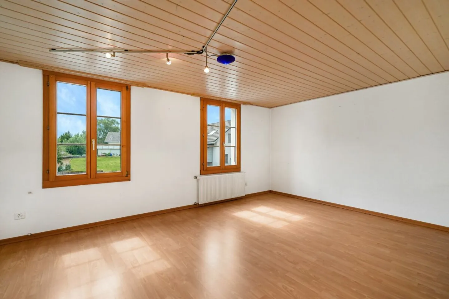 Affascinante casa unifamiliare con appartamento separato a un prezzo equo - Foto 9 di 13