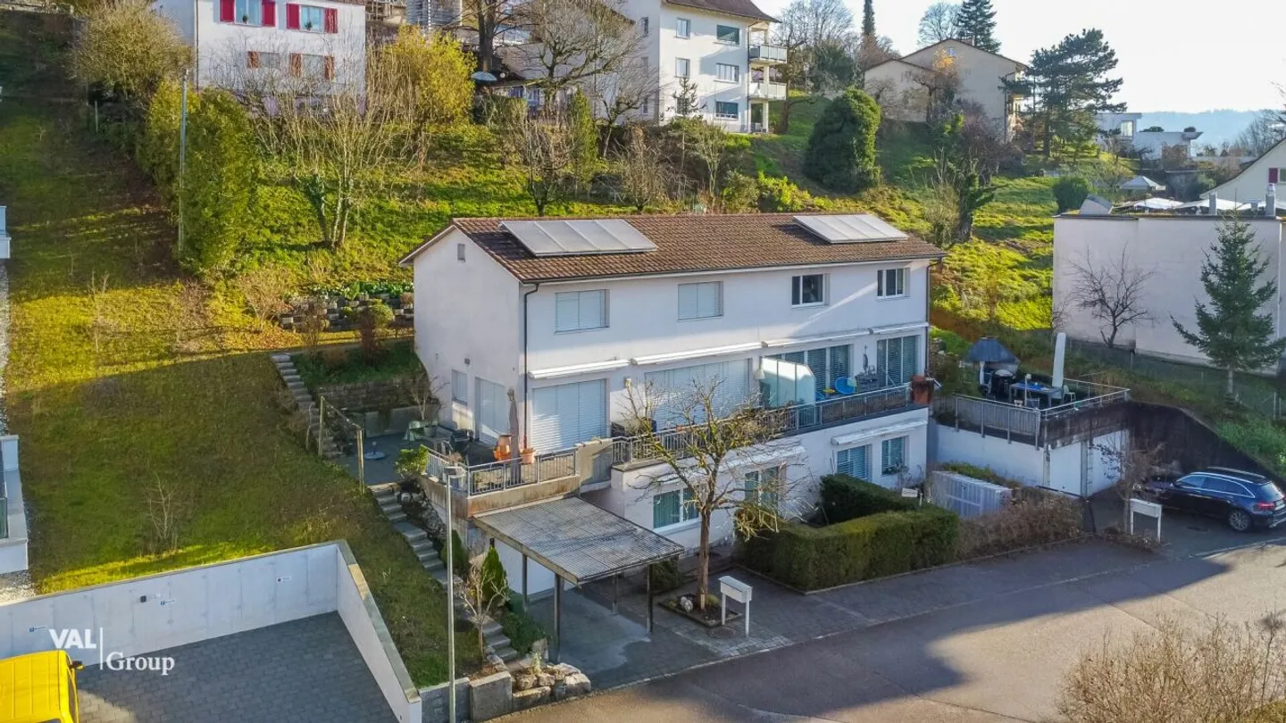 Casa bifamiliare con valore aggiunto: vivere, vivere e affittare sotto lo stesso tetto - Foto 1 di 13