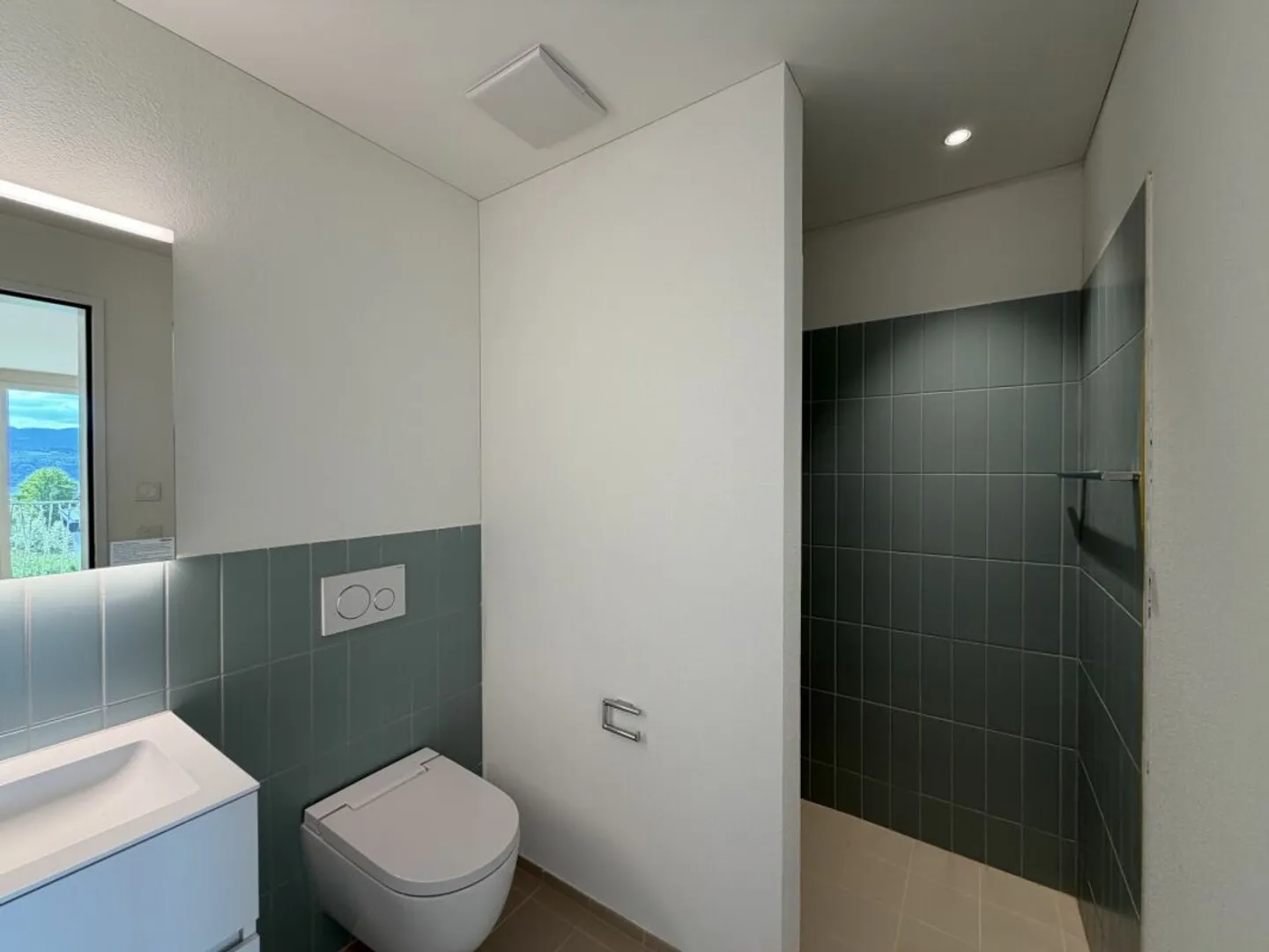 High-quality 2.5 room apartment with a magnificent view over Lake Zurich - Photo 6 of 11