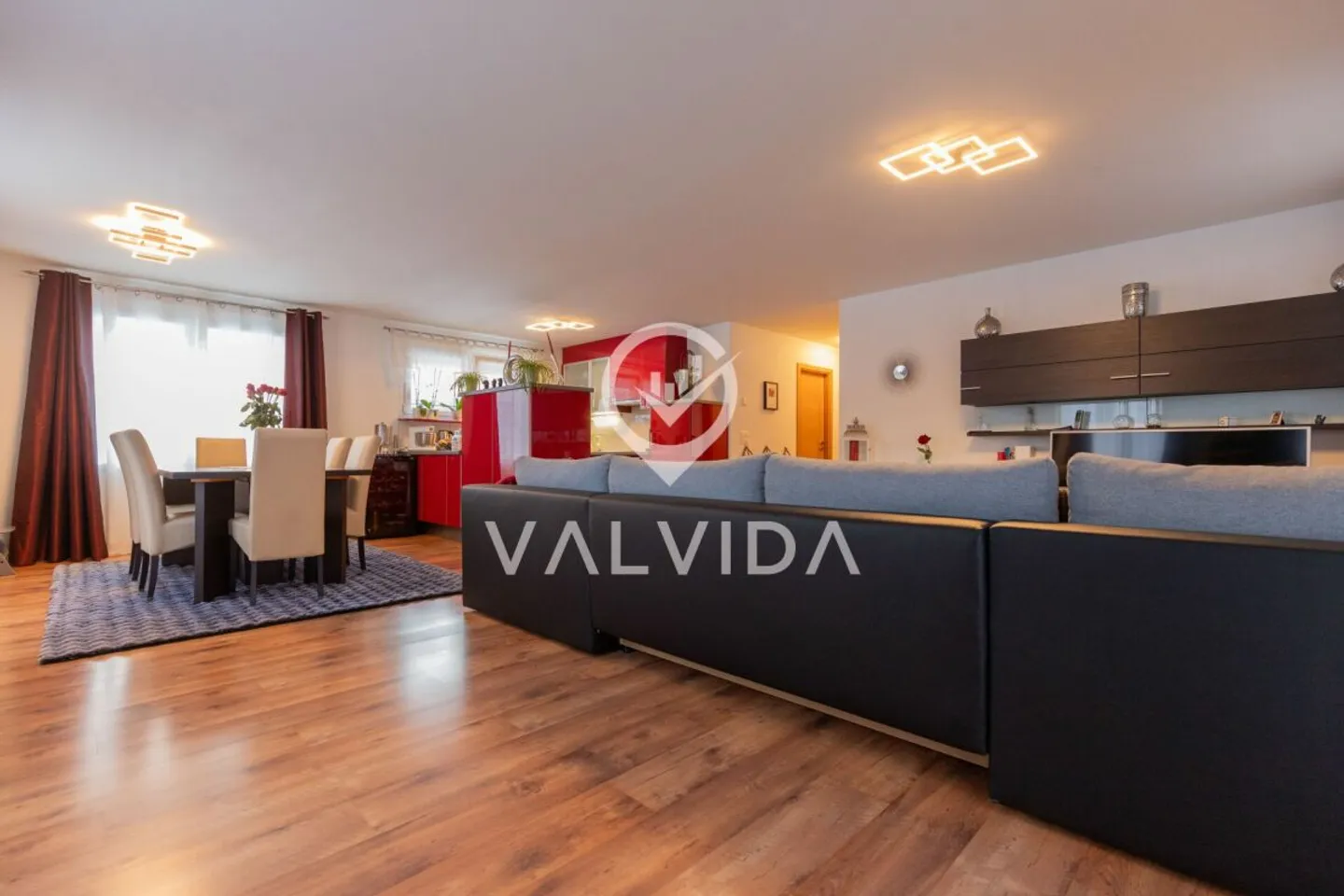 Your Retreat Near Zermatt - Charming Single-Family Home in Täsch - Photo 7 of 13