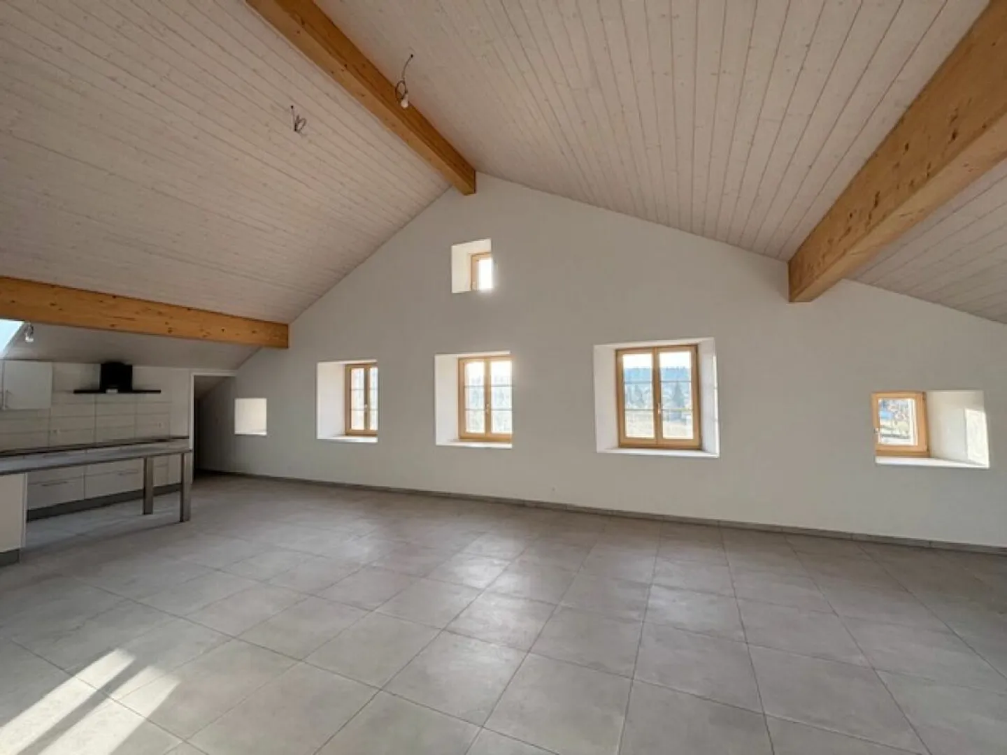 Appartement Charmant à Louer - Photo 3 sur 9