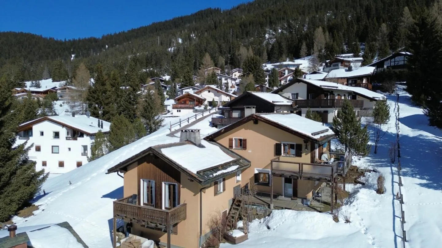 Half of a House in a Privileged Location - Photo 11 of 12