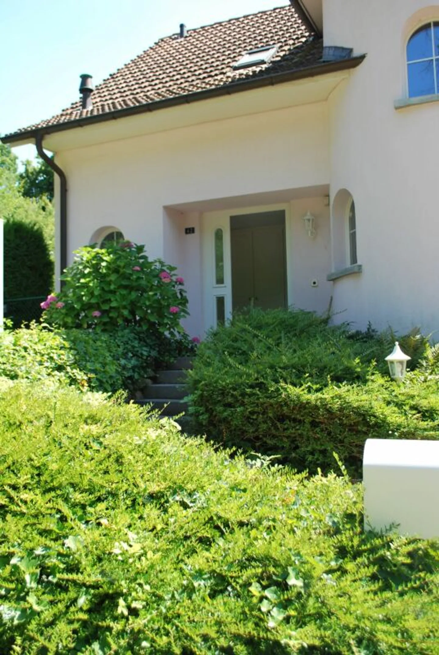 Exklusive Villa mit Pool - Foto 2 von 13