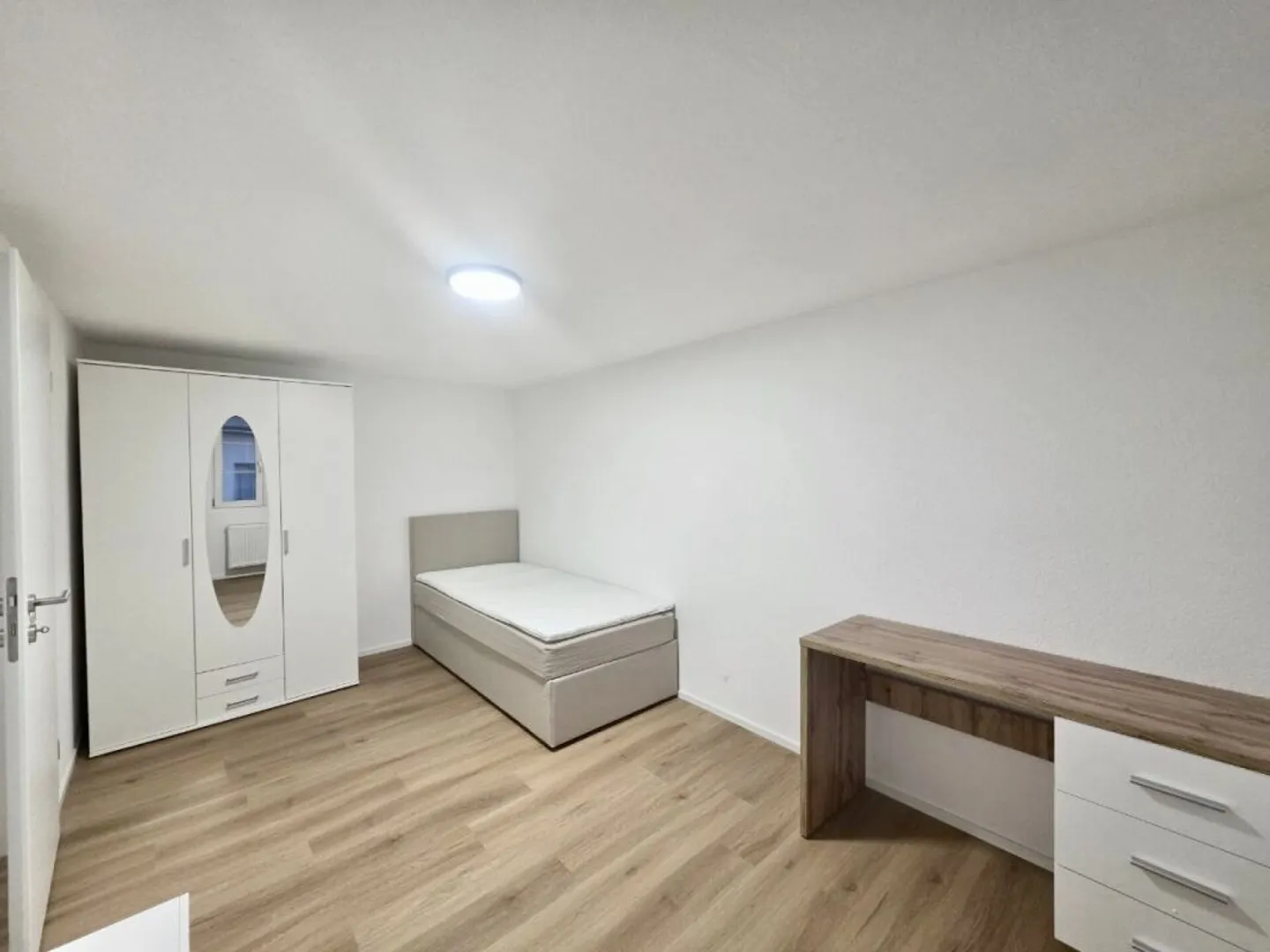 First rental after complete renovation of the apartment building - Photo 3 of 6