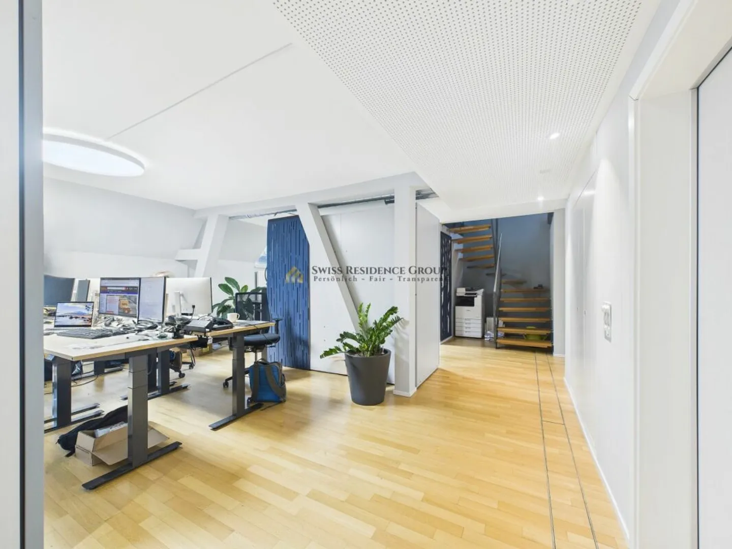 Ufficio centrale su due piani - modernamente attrezzato con vista sui tetti della città - Foto 5 di 11