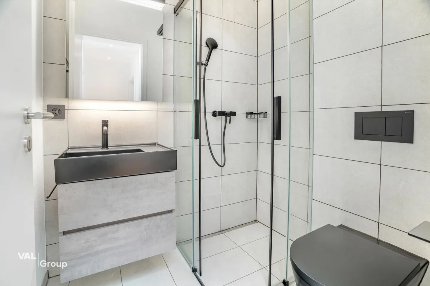 Unique 4.5-room penthouse apartment in Visp - modern living with the best view - Photo 11 of 13