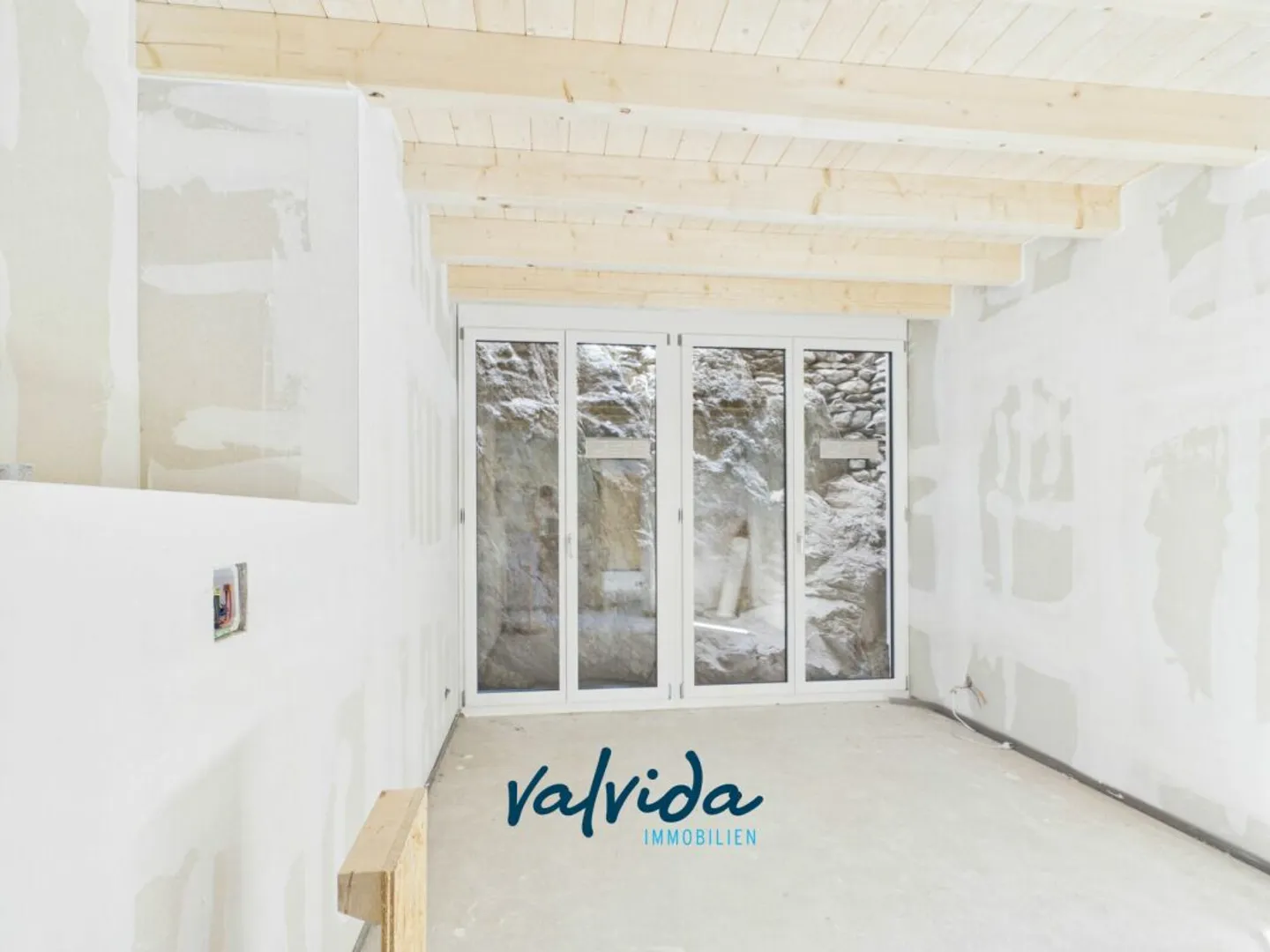 Extraordinary Single-Family House in Getwing under Renovation - Photo 7 of 11