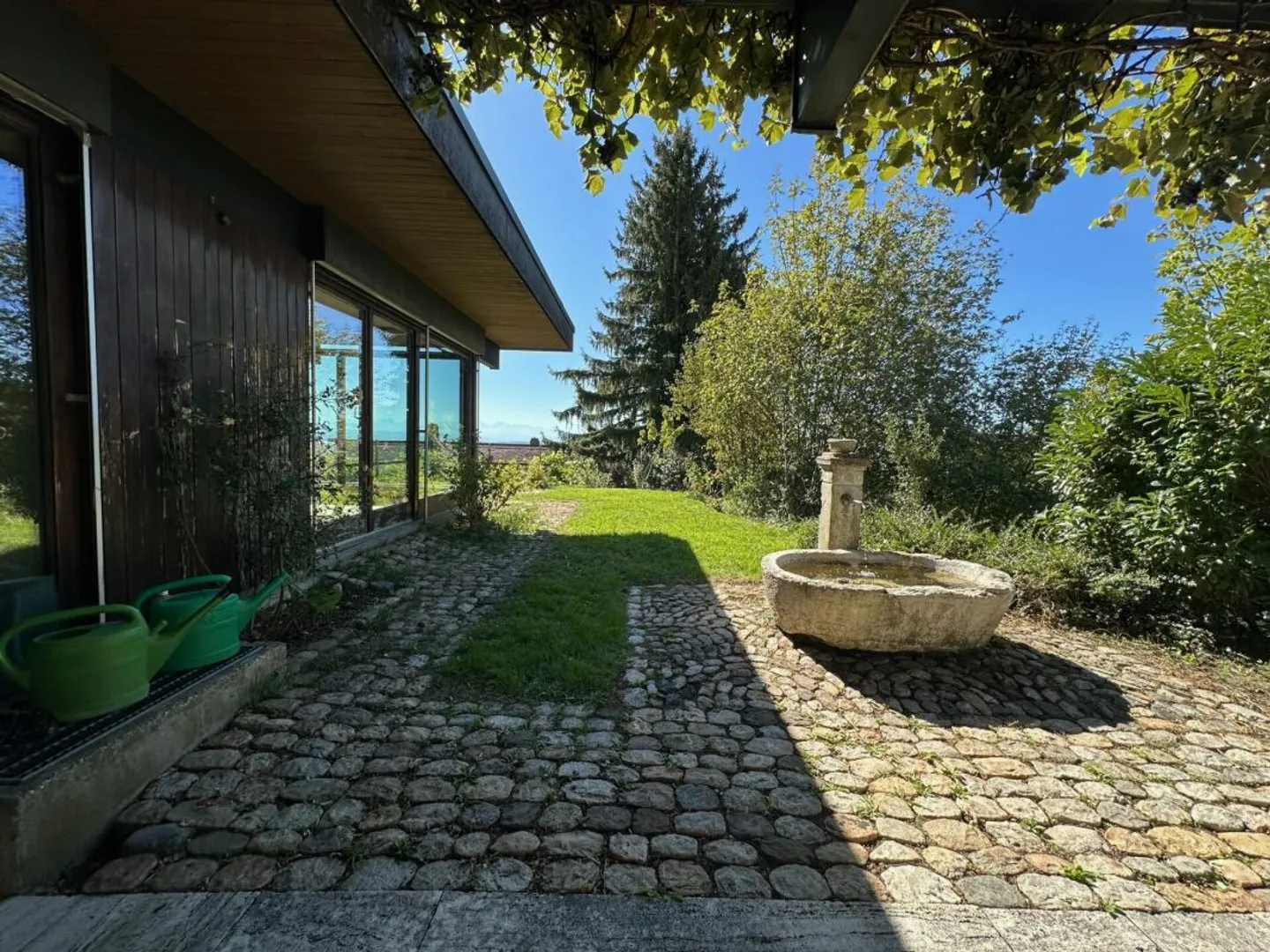 Freistehendes 7-Zimmer-Einfamilienhaus mit Pool und Weitsicht - Photo 8 of 13
