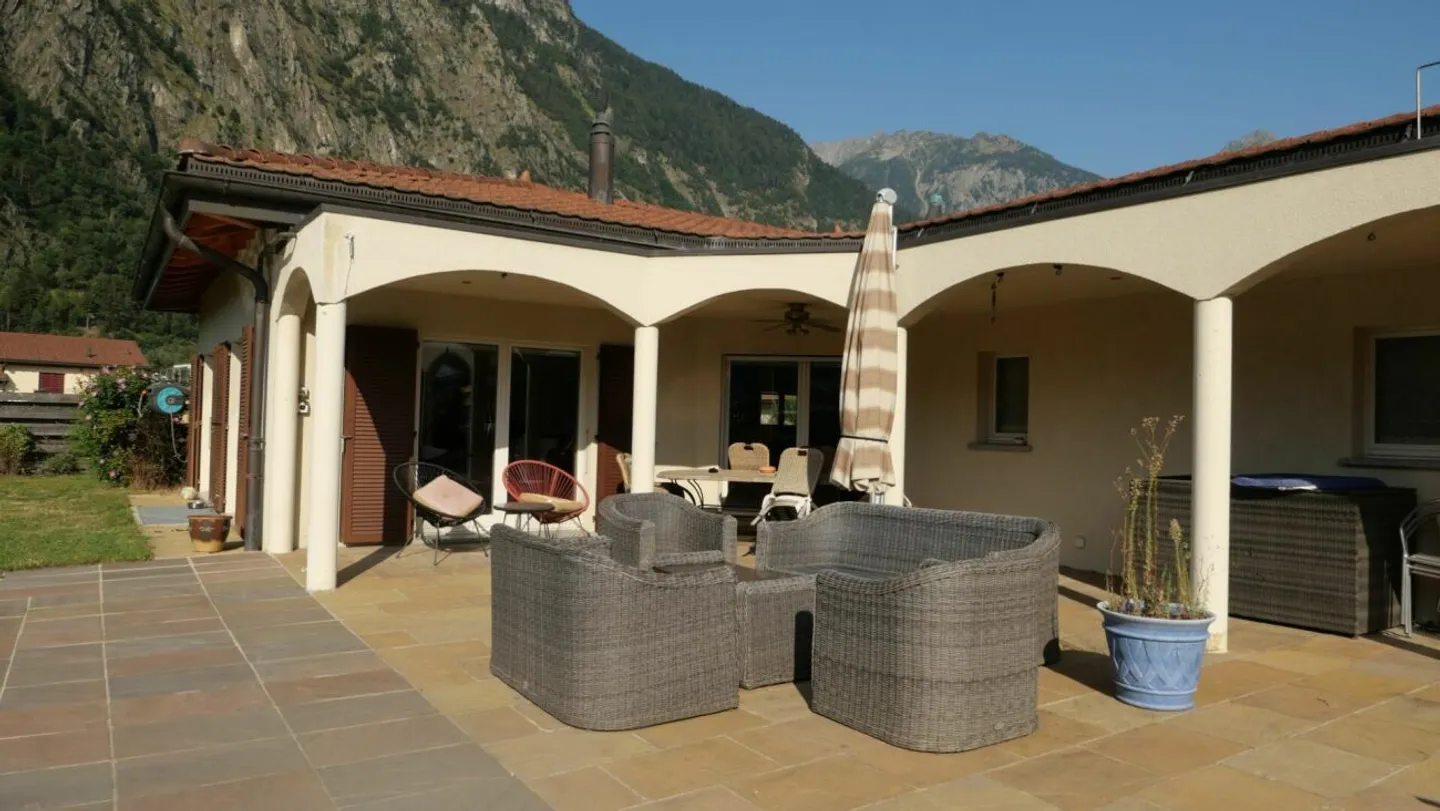 Magnificent contemporary villa in Martigny (VS) - Photo 2 of 13