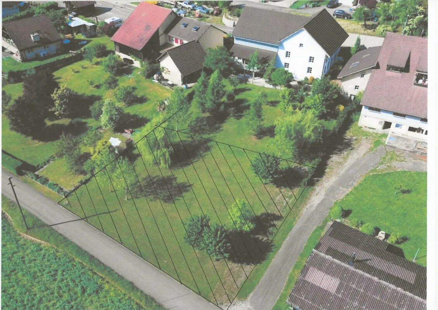 Terreno edificabile di prima classe, soleggiato e situato in posizione tranquilla 763m2 - Foto 4 di 6