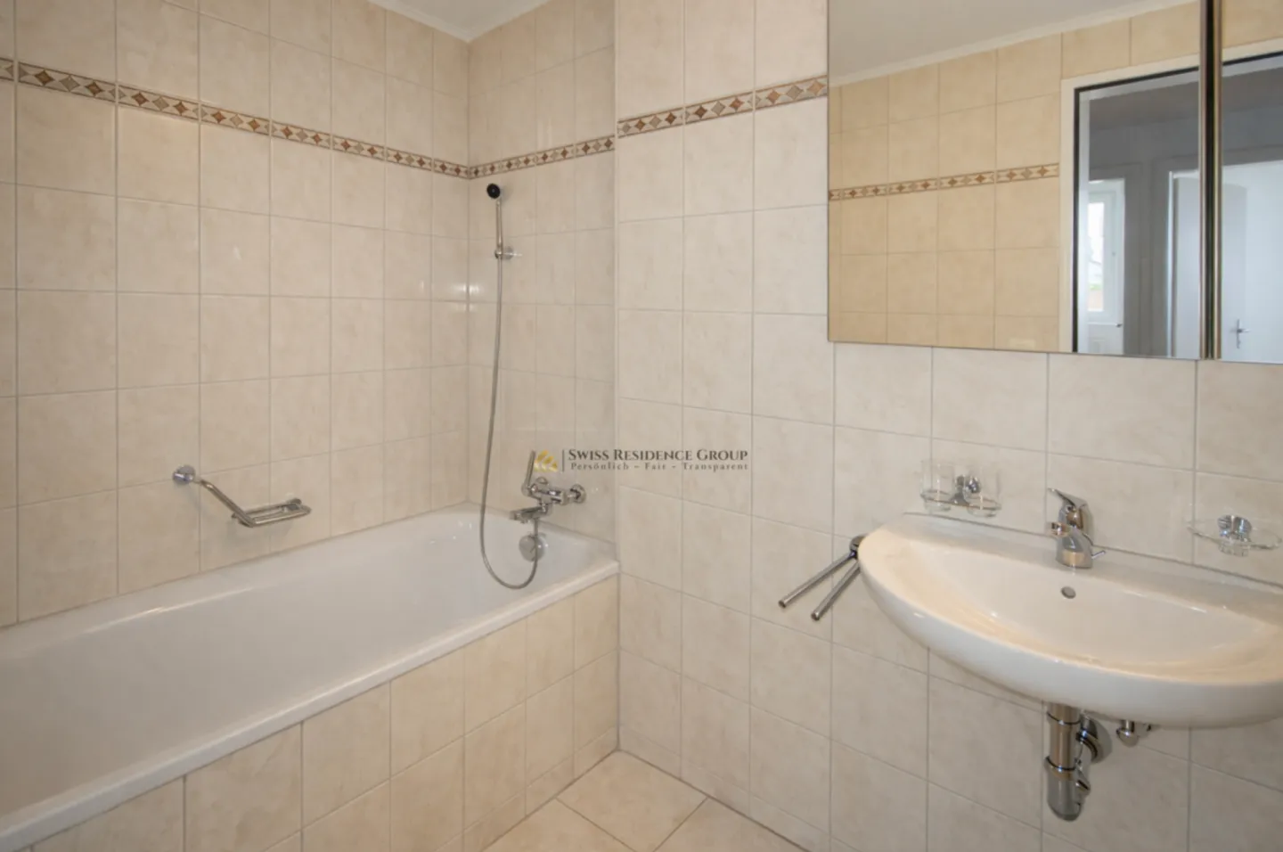 Soleggiato e tranquillo con grande giardino in comune - Foto 8 di 13