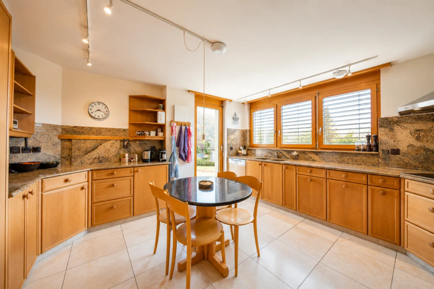 Stilvolle Villa mit Aussicht - Foto 8 von 13