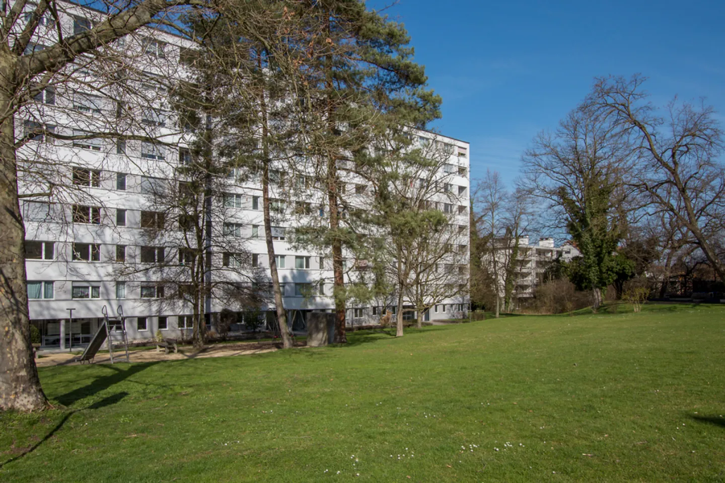 Appartement confortable avec balcon, ascenseur et emplacement central - Photo 11 sur 11