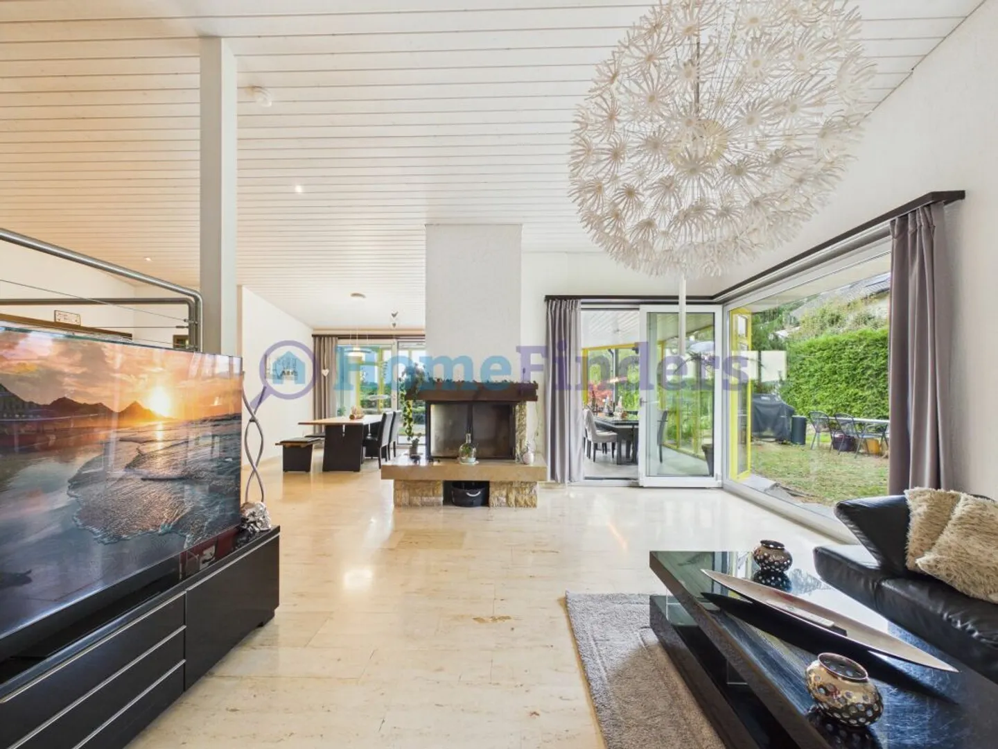 DREAM HOME WITH LARGE GARDEN AND PRIVATE POOL - Photo 9 of 13