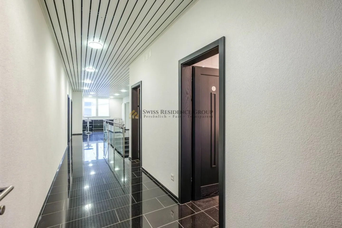 Repräsentative Büro- und Schulungsfläche direkt am Bahnhof Würenlos - Photo 1 sur 11