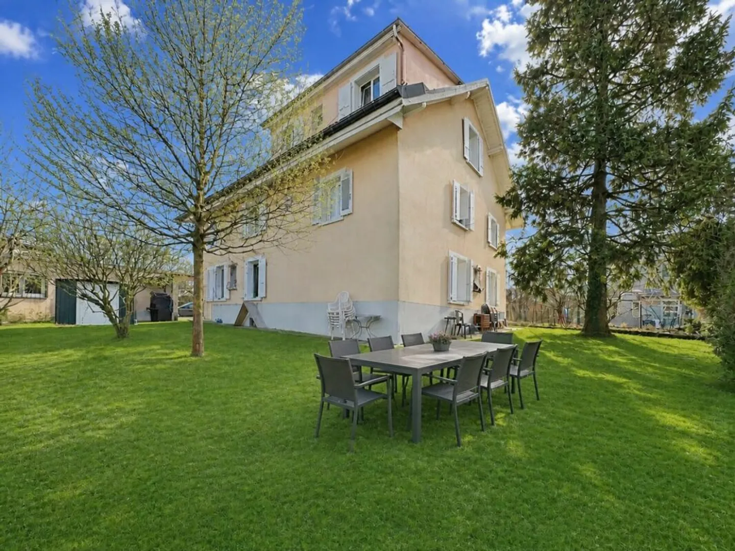 MAISON LOCATIVE DE 5 APPARTEMENTS AVEC ANNEXE INDEPENDANTE - Foto 2 di 13