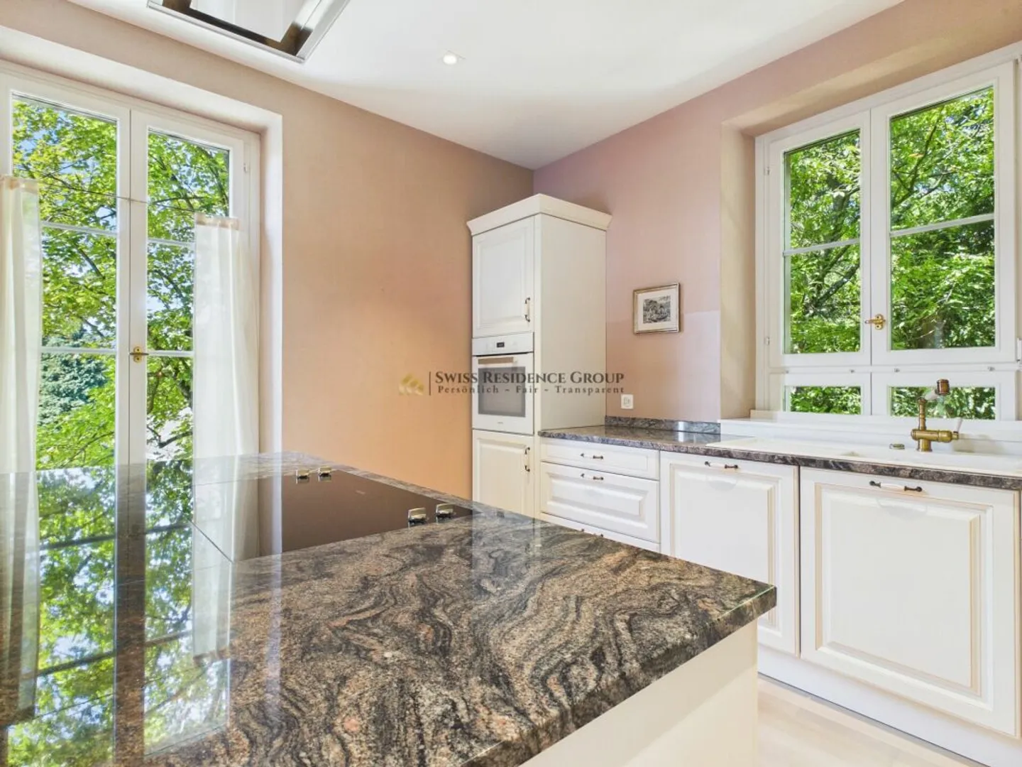 Old Building Charm Meets Modern Luxury - Unique 4.5-Room Apartment with Garden & Fireplace in 8008 Zurich - Photo 7 of 13