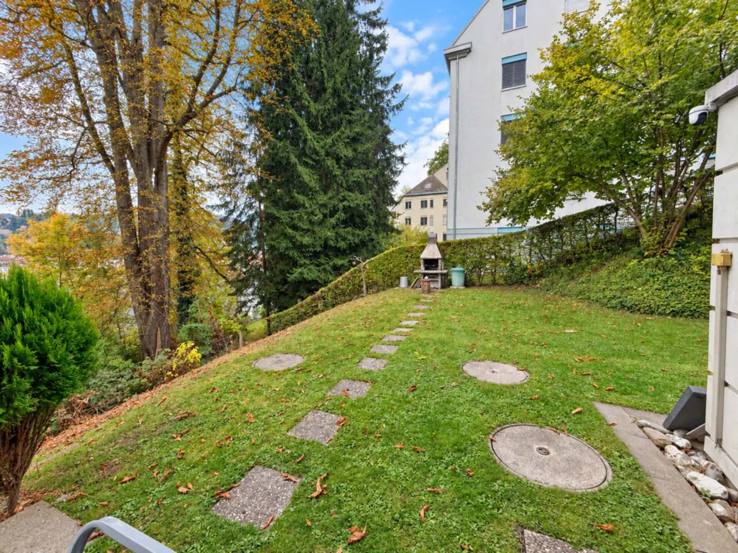 Stylish Apartment with Garden - Photo 11 of 11