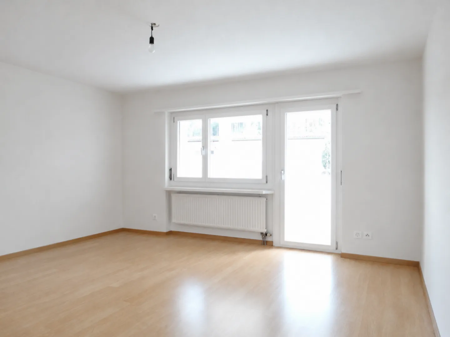 Bright 4.5-Room Apartment - Photo 3 of 8