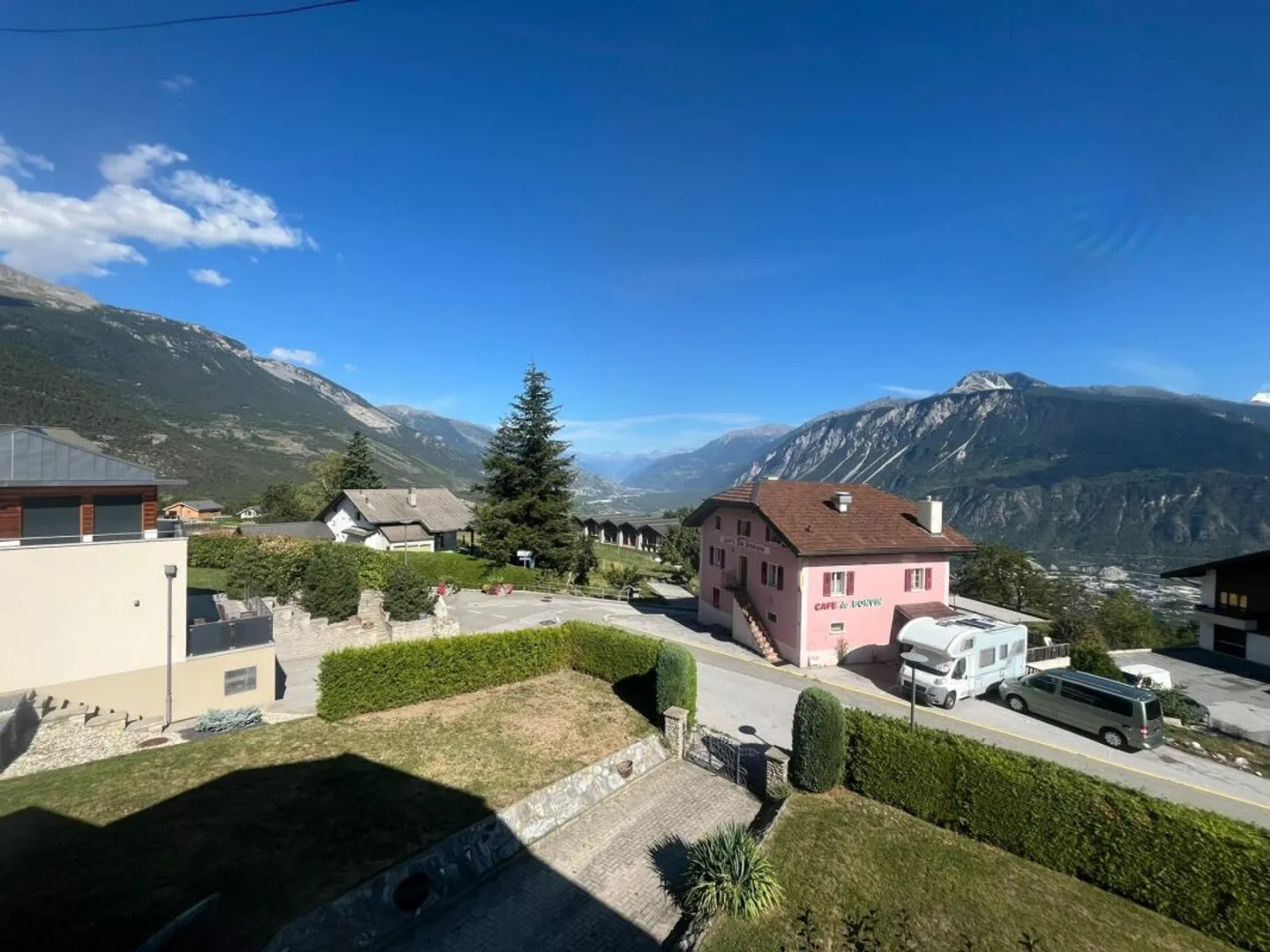 Unique! Maison bifamiliale dans le domaine skiable de Crans-Montana/VS - Photo 5 sur 13
