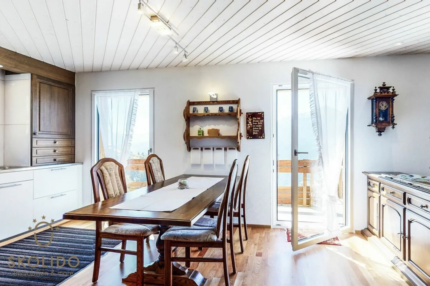 Chalet bien entretenu et modernisé avec appartement indépendant et vue imprenable - Photo 5 sur 13