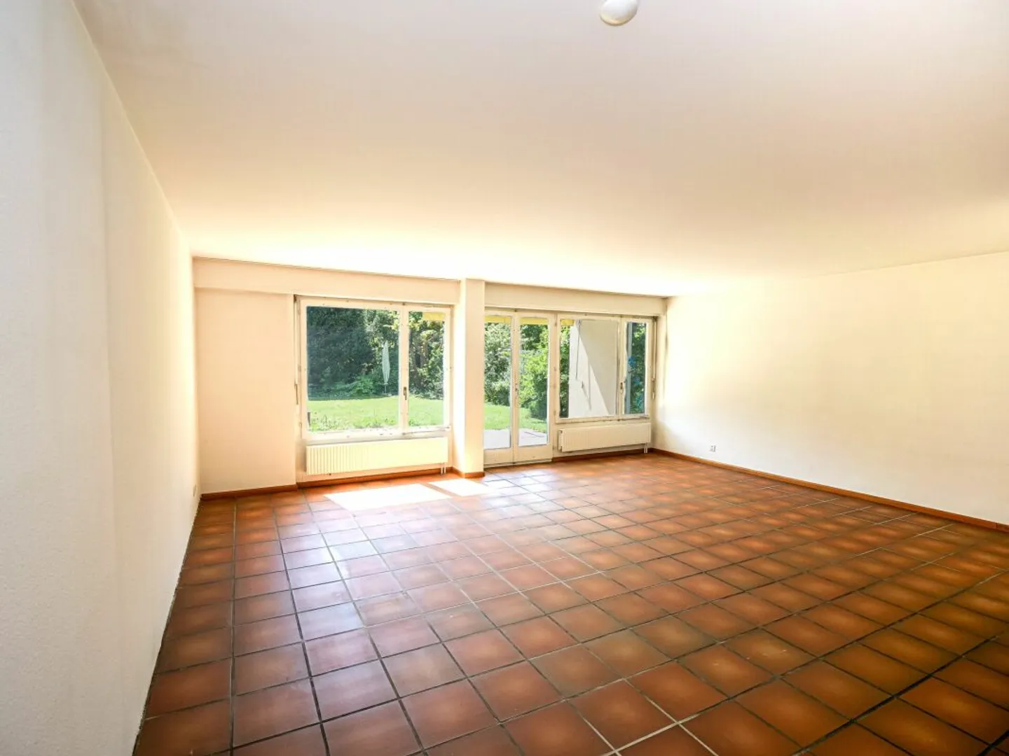 Duplex Single-Family House with Large Garden, Ideal for Families - Photo 3 of 10